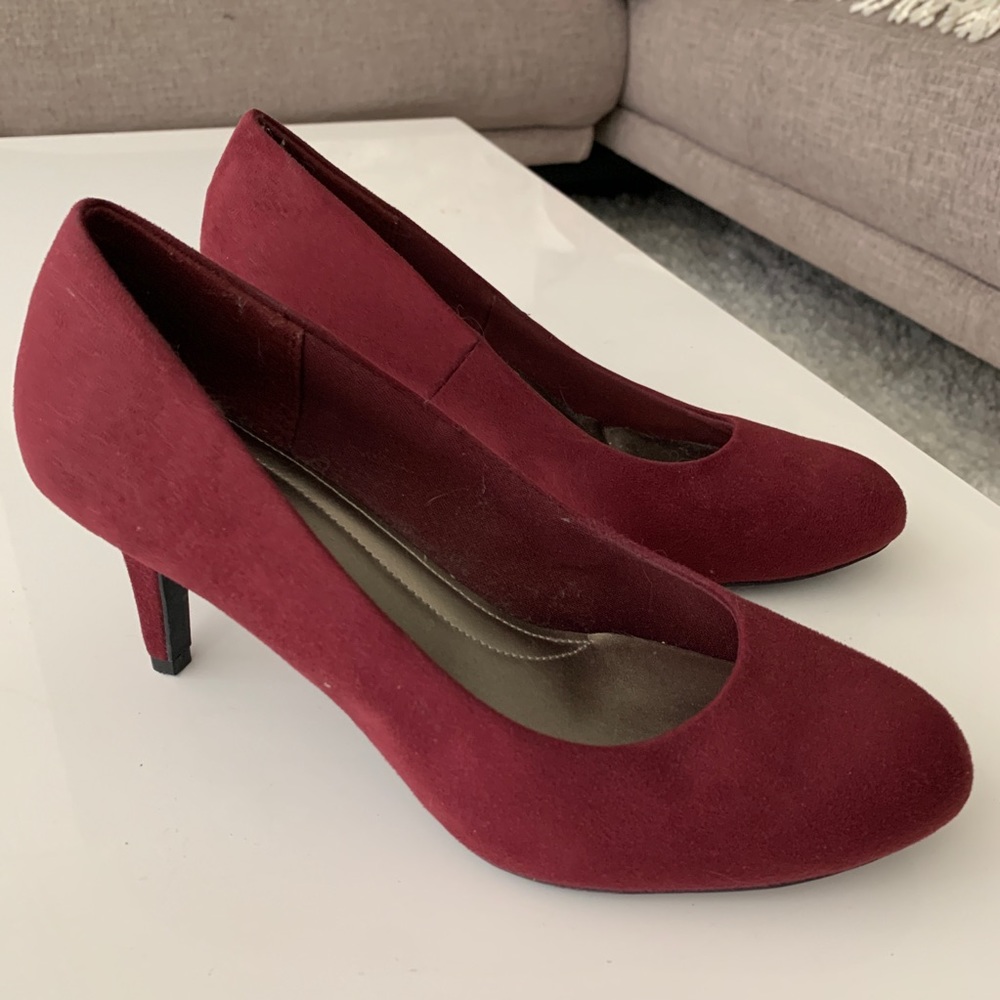 Red burgundy suede pumps